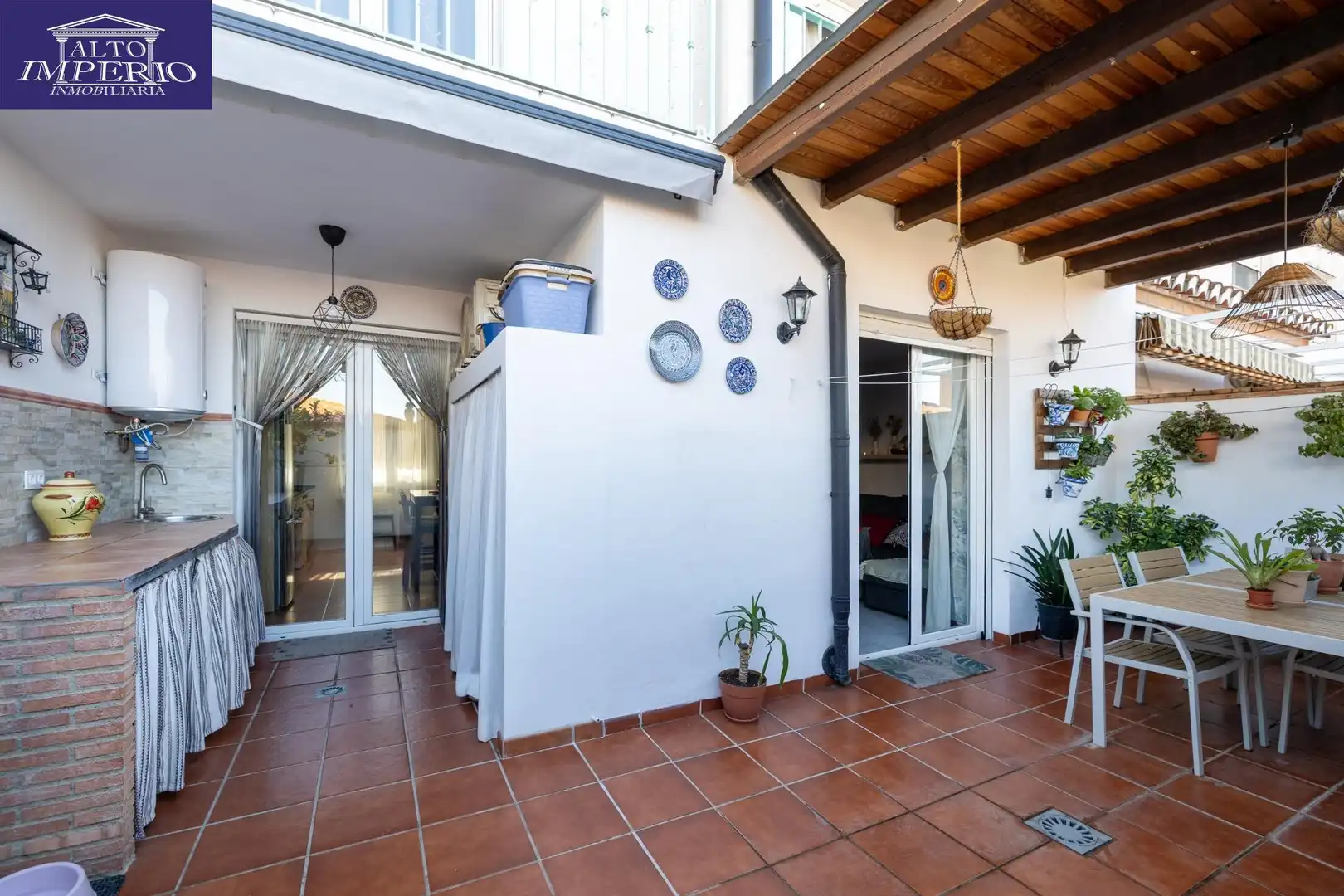 Casa amb terrassa en venda a La Zubia Ciudad