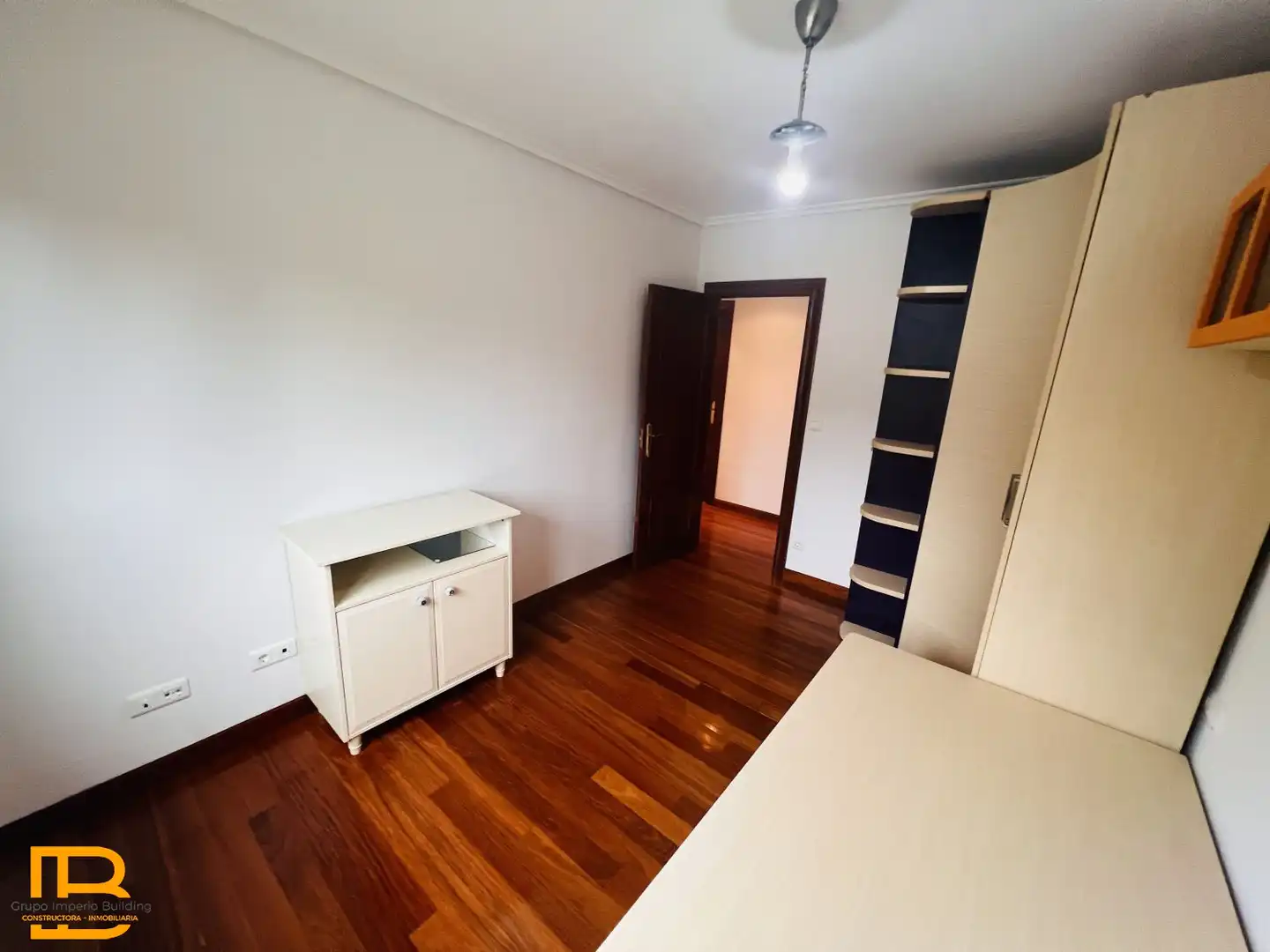 Schlafzimmer von Wohnung zur Miete in Voto mit Heizung, Abstellraum und Möbliert