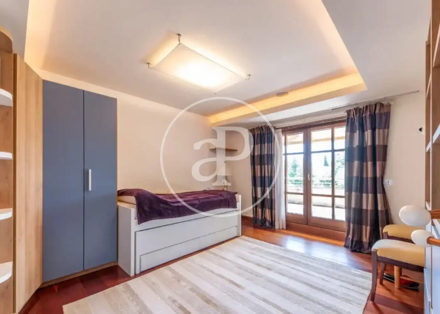 Dormitori de Casa o xalet en venda en Madrid amb Aire condicionat, Calefacció i Jardí privat