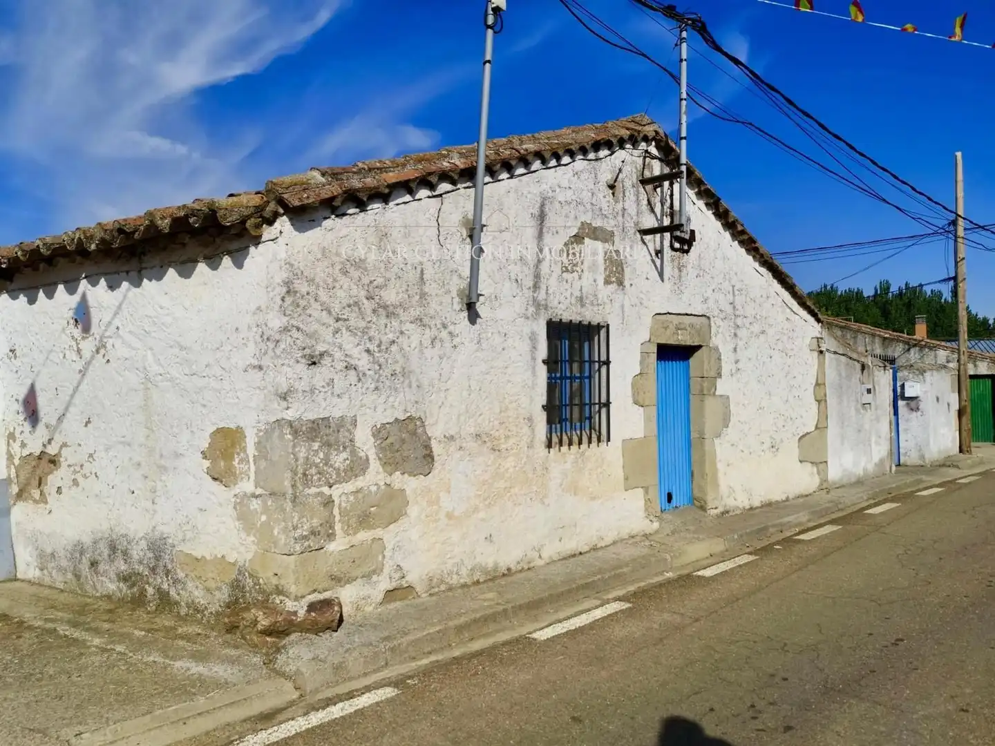 Exterior view of Houses for sale in Golpejas  with Storage room, Washing machine and Microwave