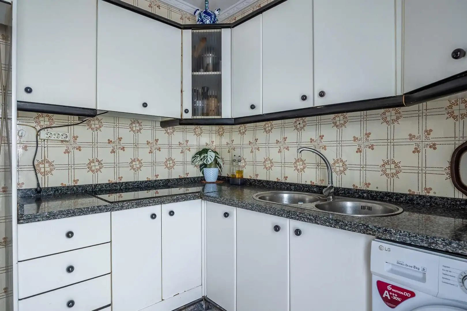 Kitchen of Flat for sale in Sevilla  with Air Conditioner and Terrace