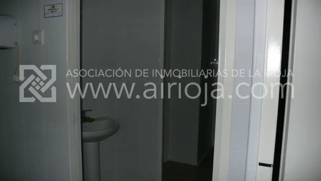 Business premises for sale in Logroño - Calle Marqués de la Ensenada Fachada también a Villamediana 21, imagen 16