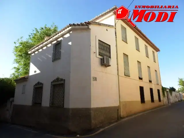 Vista exterior de Residencial en venda en La Zubia