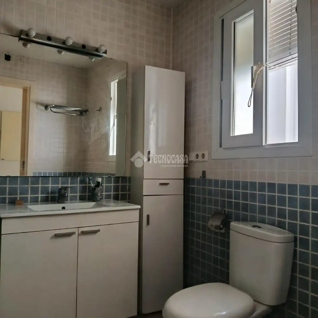 Baño de Casa adosada en venta en Pilas con Aire acondicionado y Amueblado