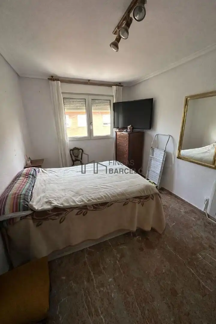 Habitación de Casa adosada en venta en Zaragoza