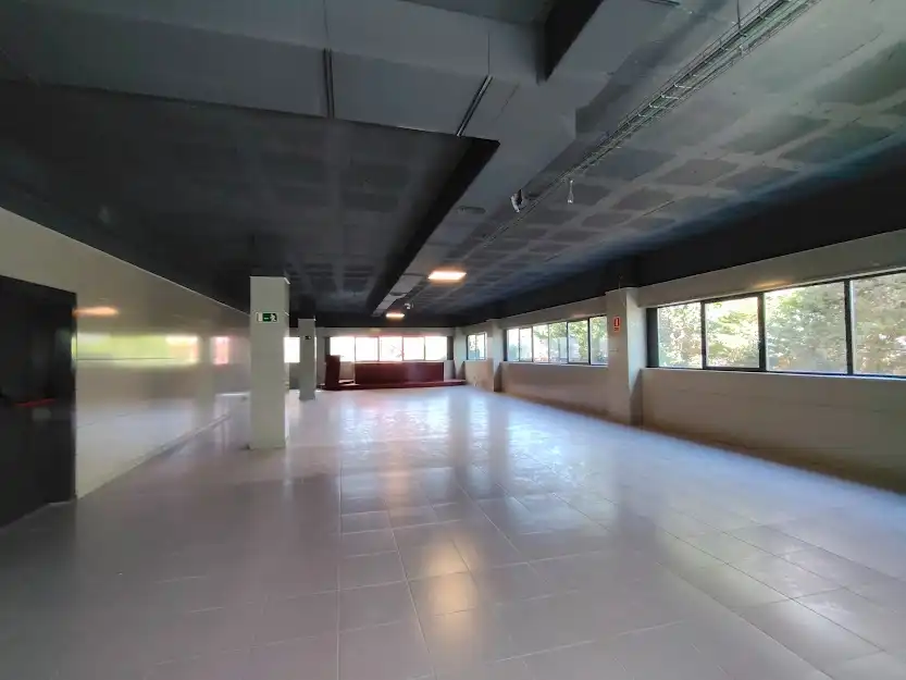 Gebäude zur Miete in El Prat de Llobregat