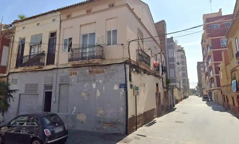 Vista exterior de Local en venda en Valencia