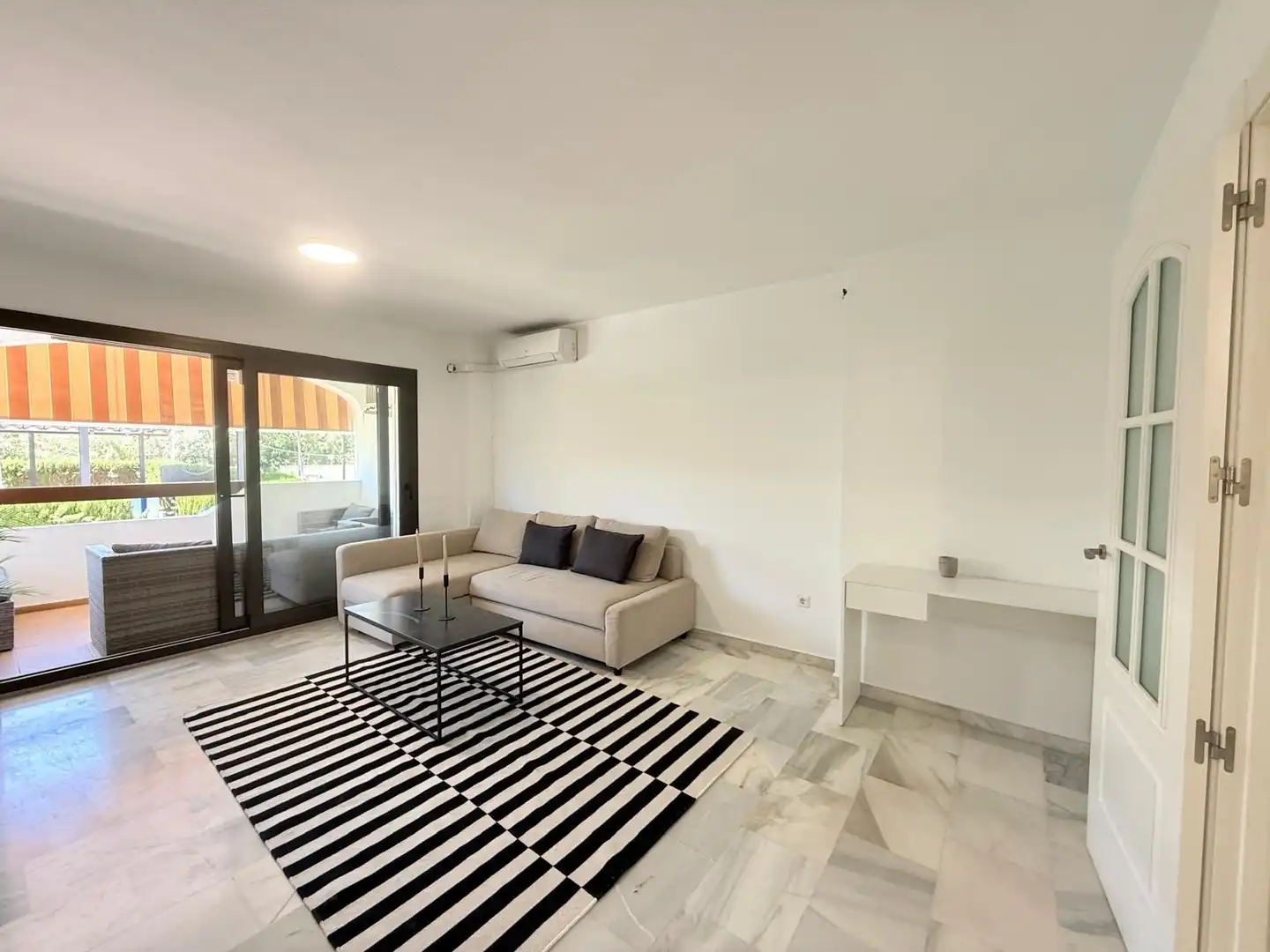 Living room of Apartments for sale in Fuengirola  with Air Conditioner, Terrace and Balcony