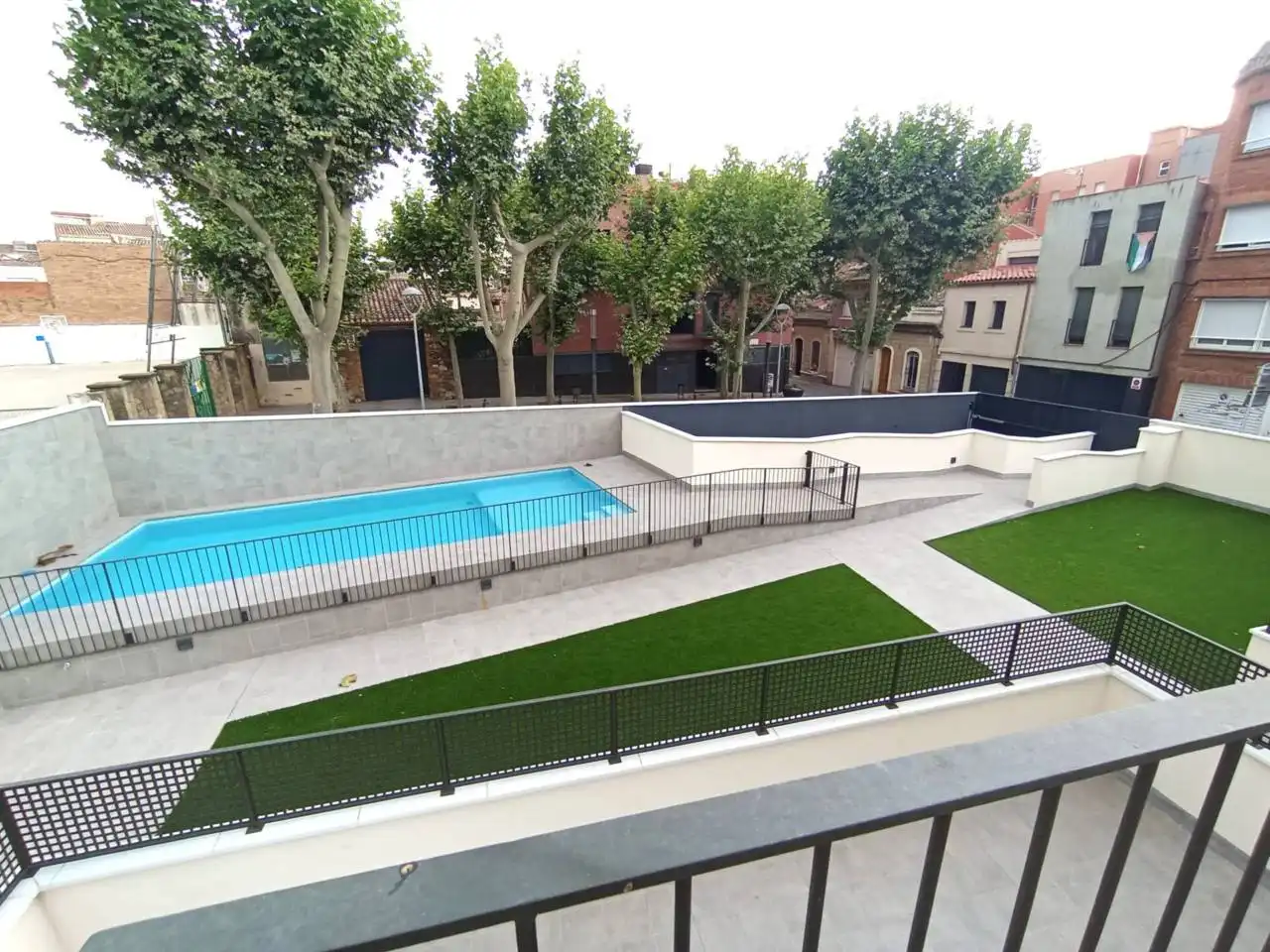 Piscina de Pis de lloguer en Rubí amb Aire condicionat, Parquet i Terrassa