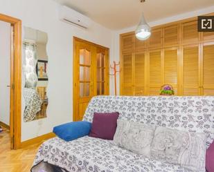 Bedroom of Flat to rent in  Madrid Capital  with Air Conditioner and Balcony