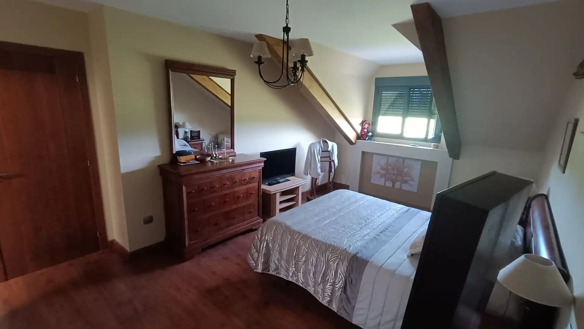 Dormitori de Casa o xalet en venda en Carracedelo amb Calefacció, Jardí privat i Terrassa