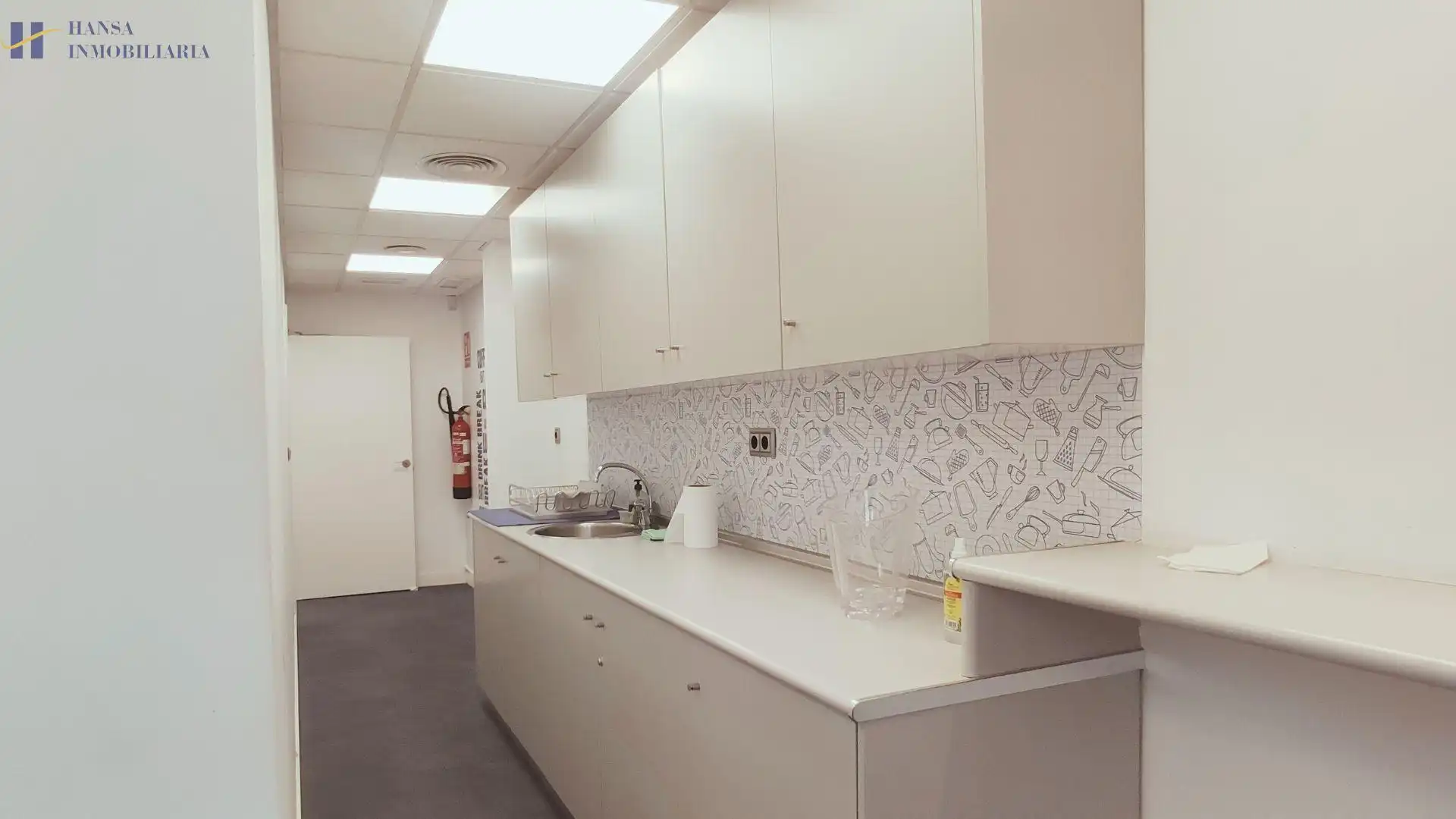 Küche von Büro zum Verkauf in Alicante / Alacant mit Klimaanlage und Möbliert
