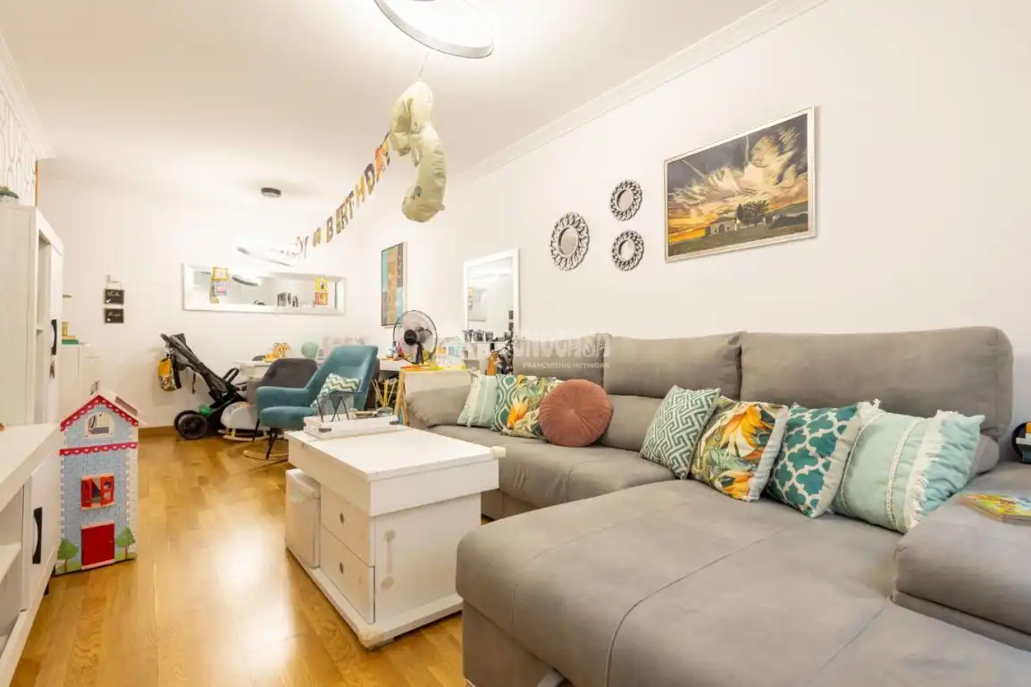 Sala de estar de Piso en venta en Castellanos de Moriscos con Calefacción, Terraza y Trastero