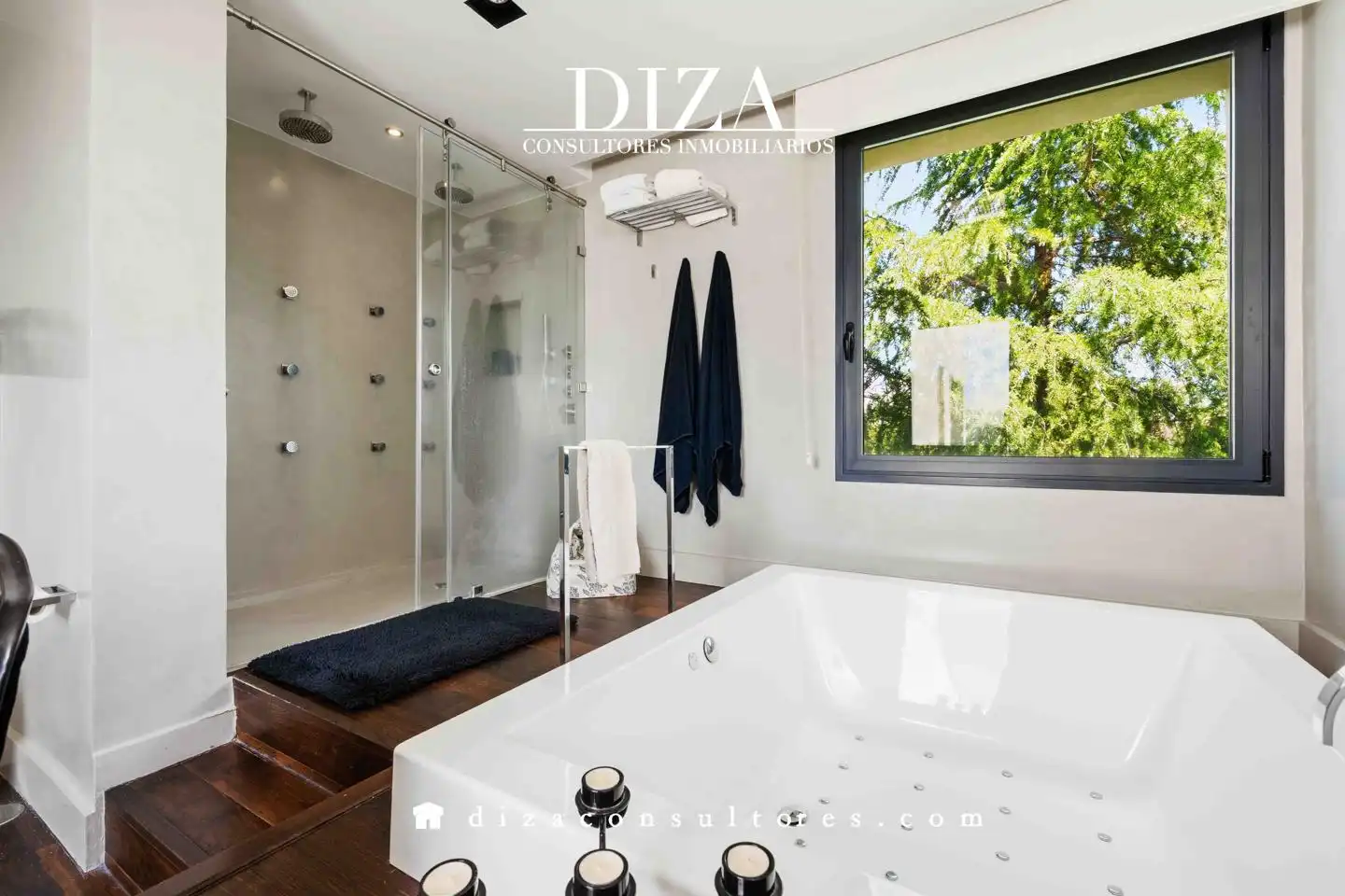 Baño de Casa o chalet en venta en Boadilla del Monte con Aire acondicionado, Calefacción y Jardín privado