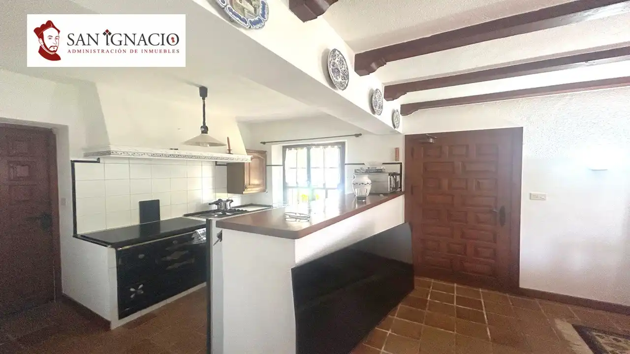 Cuina de Casa o xalet en venda en Merindad de Montija amb Calefacció, Jardí privat i Moblat