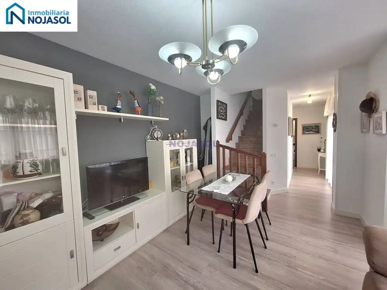 Menjador de Apartament en venda en Noja amb Calefacció, Terrassa i Moblat