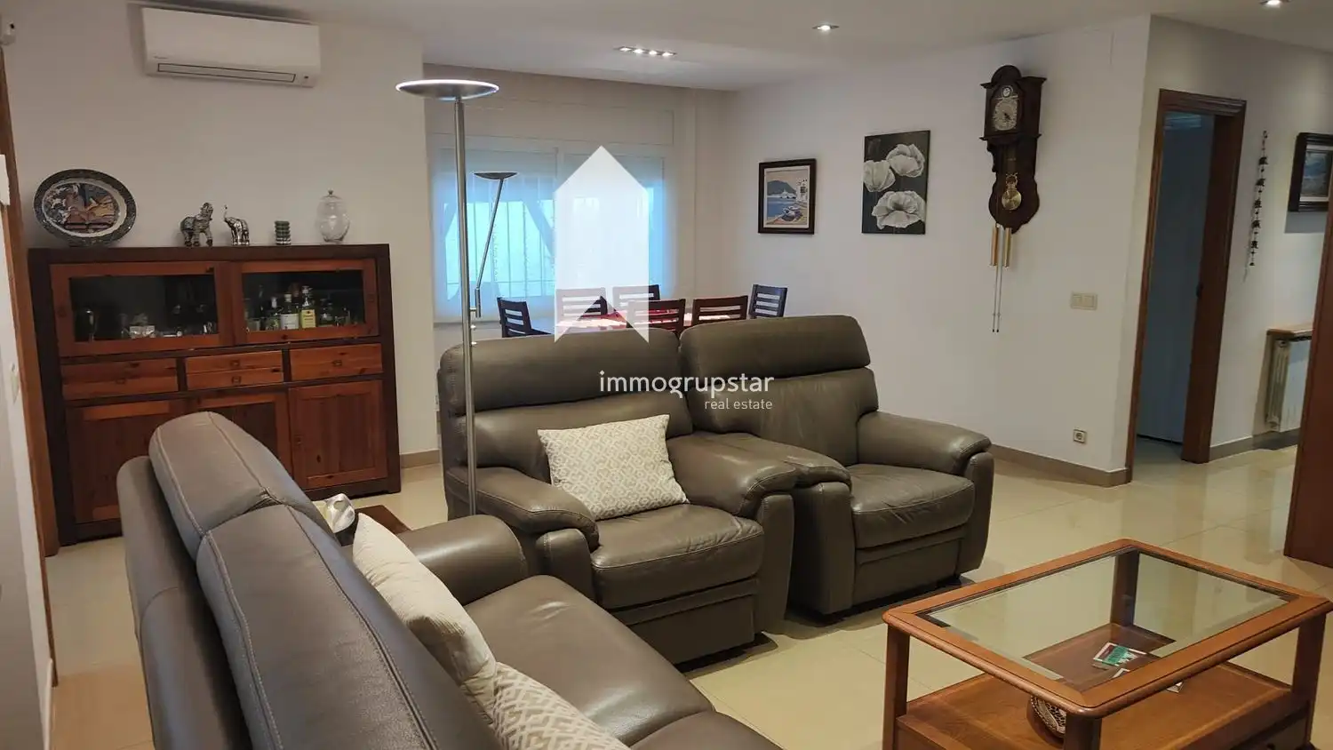 Wohnzimmer von Einfamilien-Reihenhaus zum Verkauf in Castell d'Aro, Platja d'Aro i s'Agaró mit Klimaanlage, Heizung und Terrasse