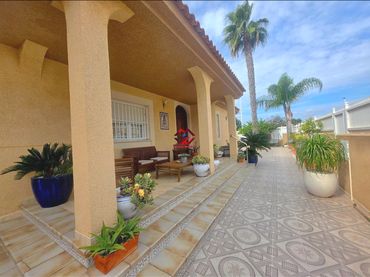 Villa con piscina in vendita a Santiago de la Ribera