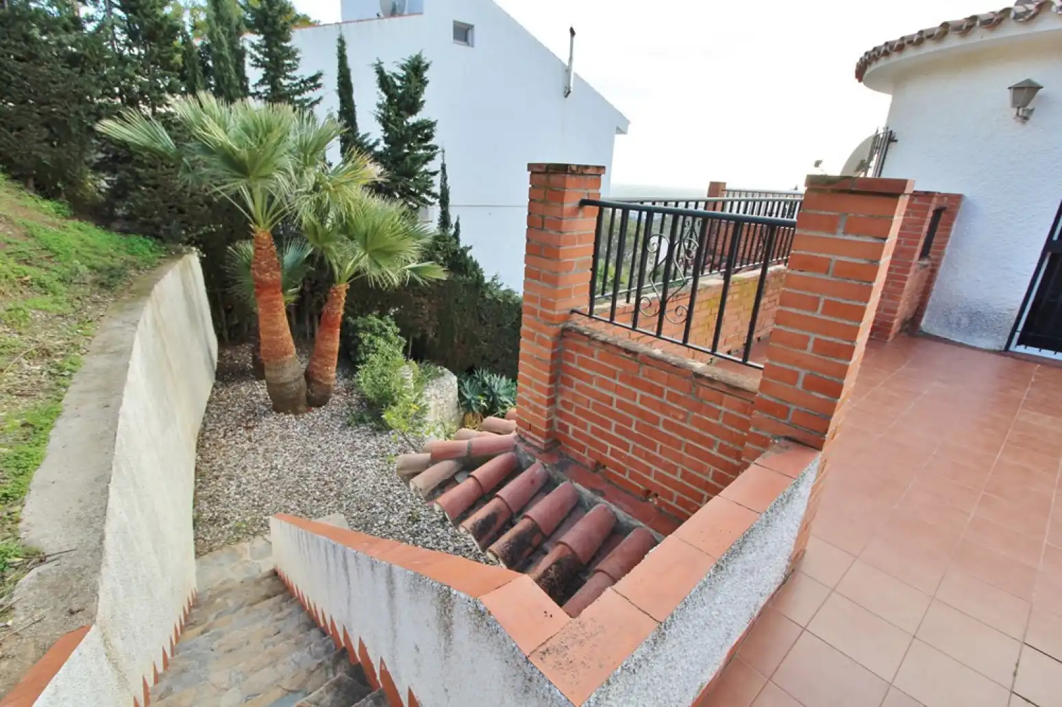 Terrassa de Casa o xalet en venda en Rincón de la Victoria amb Aire condicionat, Jardí privat i Terrassa