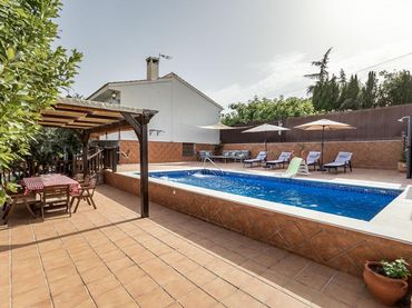 Xalet amb piscina en venda a Calle del Río Andarax 15