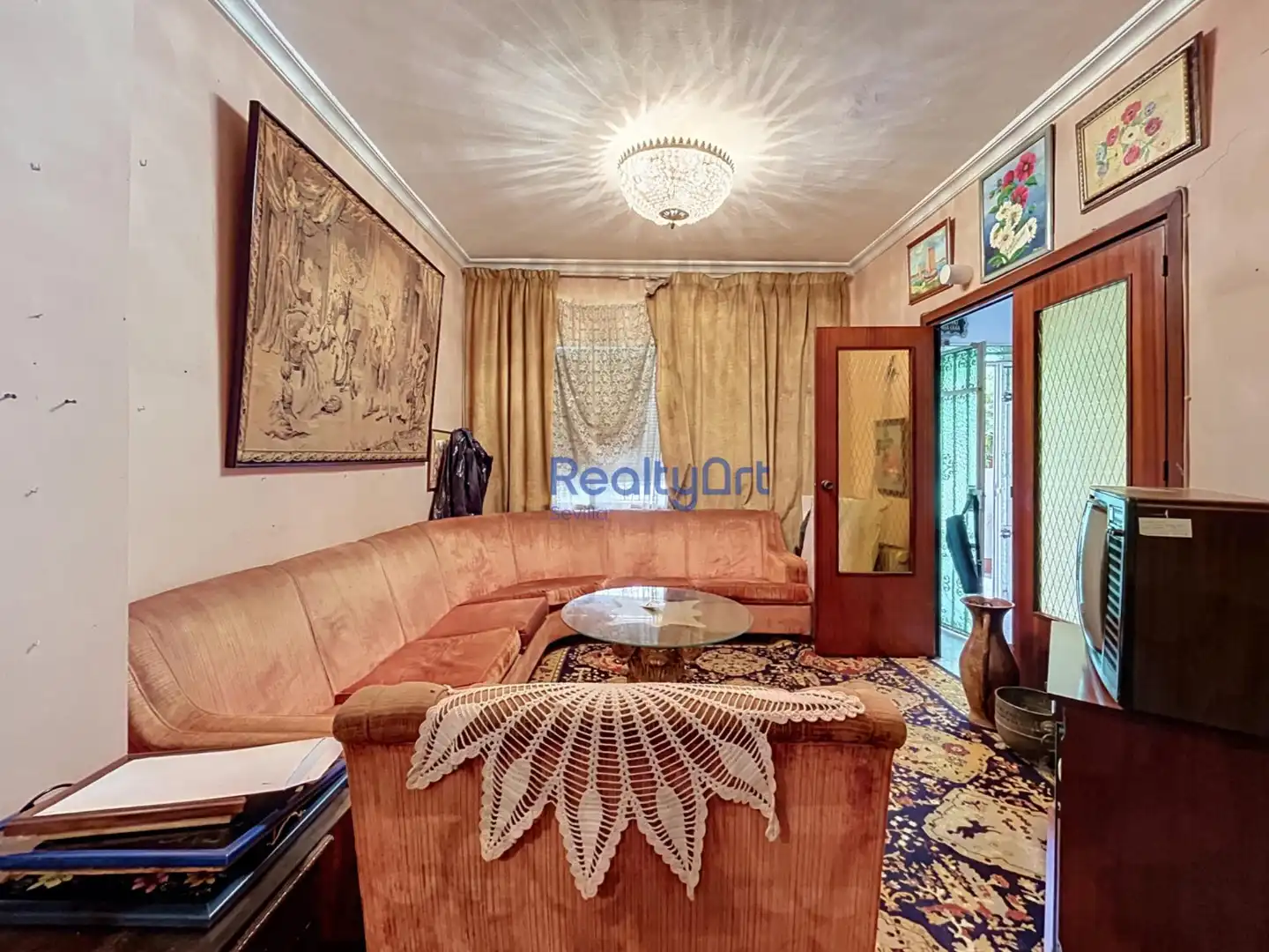 Sala d'estar de Planta baixa en venda en Sevilla amb Aire condicionat i Jardí privat
