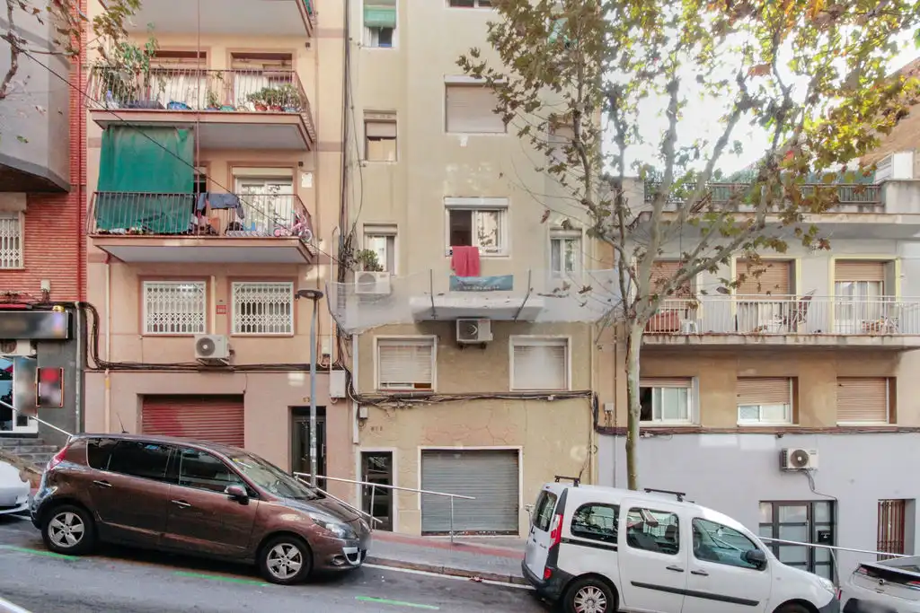 Vista exterior de Pis en venda en L'Hospitalet de Llobregat