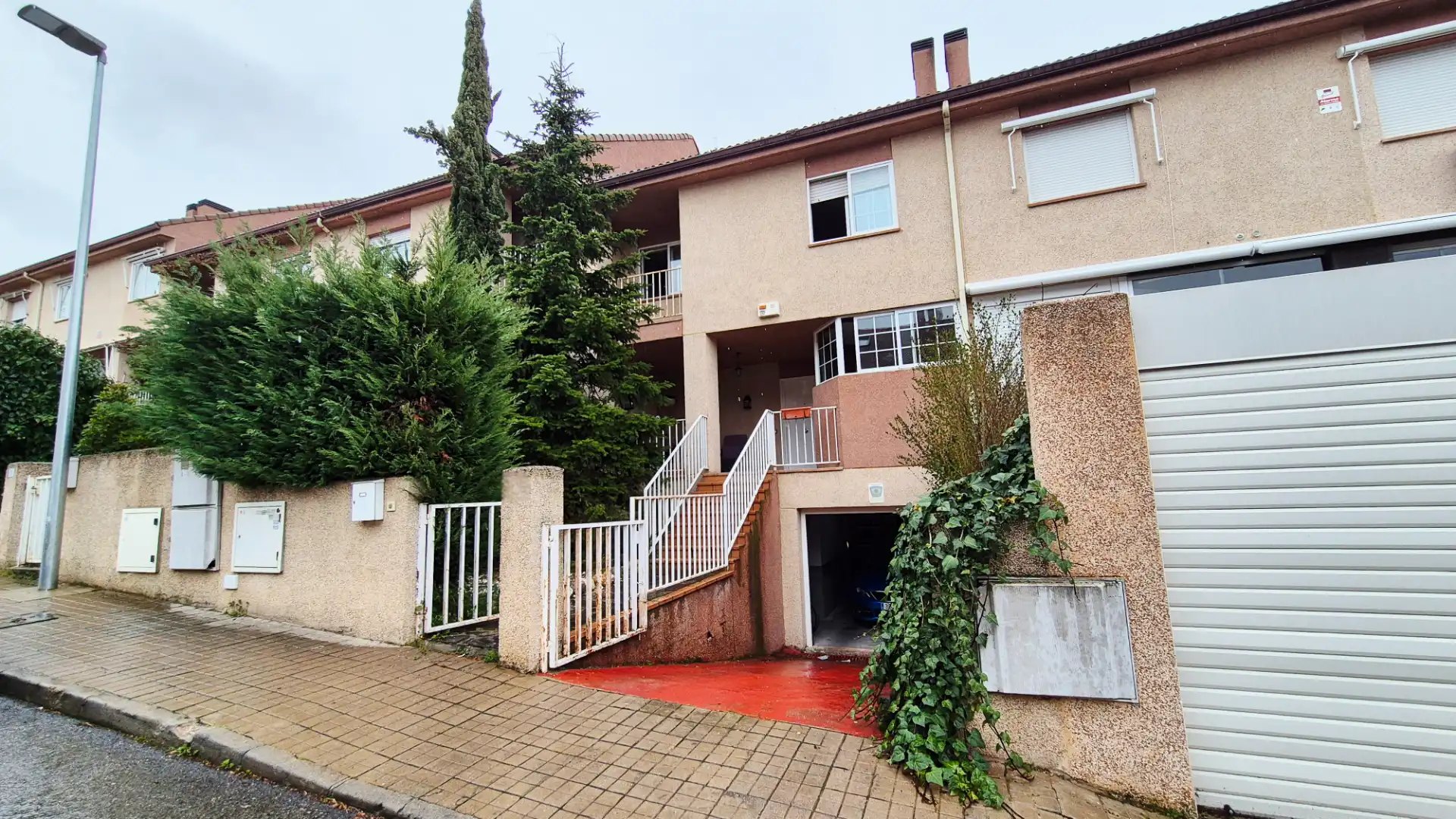 Exterior view of Detached homes for sale in Las Rozas de Madrid  with Heating, Private garden and Terrace