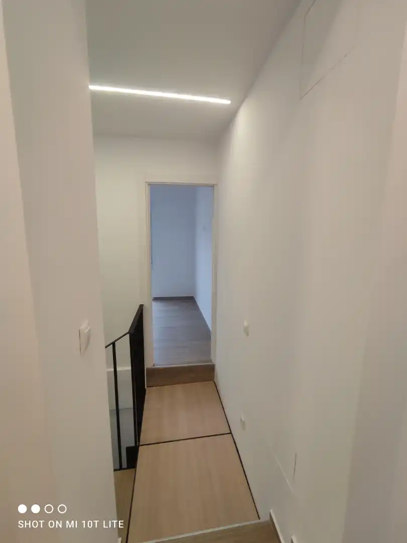 Einfamilien-Reihenhaus zum Verkauf in Elche / Elx mit Terrasse und Balkon