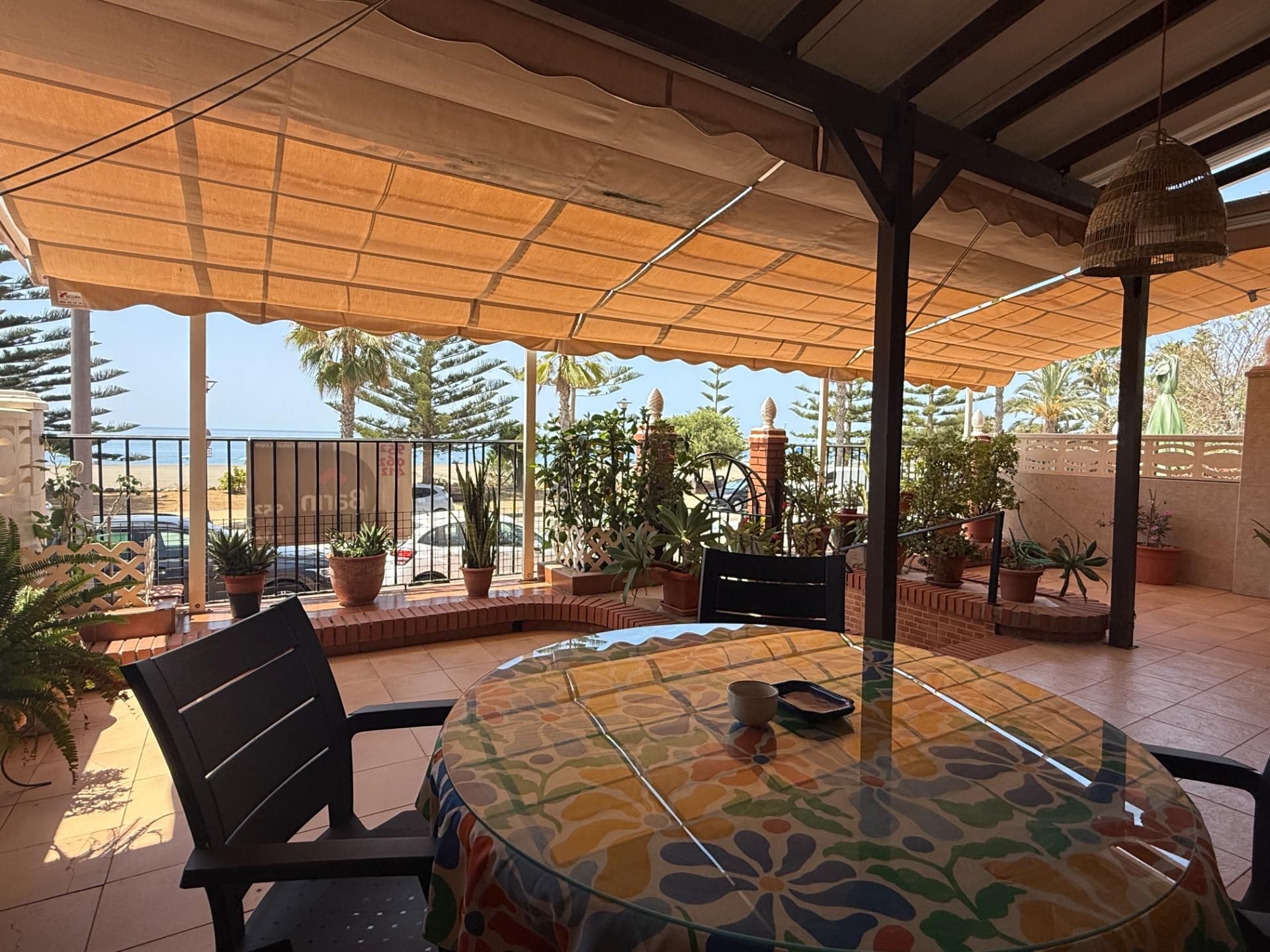 Terrace of House or chalet to rent in Vélez-Málaga