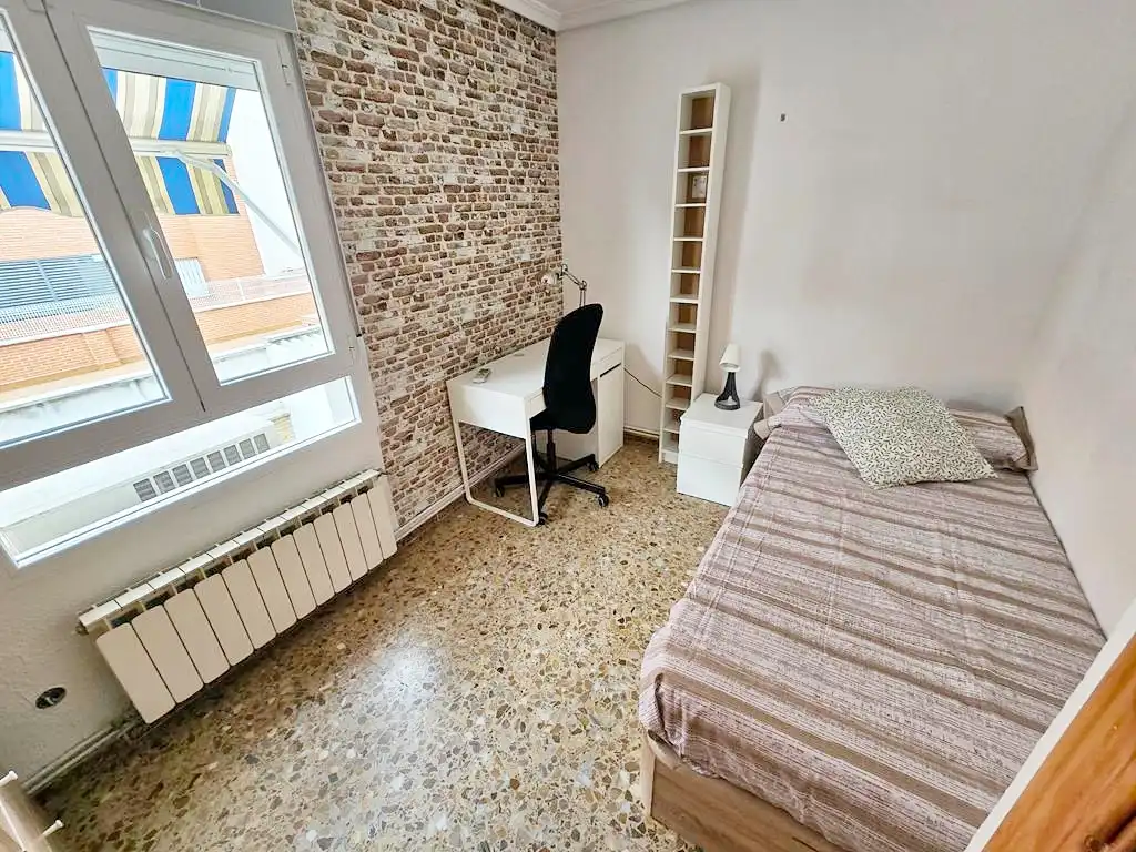 Dormitori de Pis per a compartir en Leganés amb Calefacció, Terrassa i Moblat