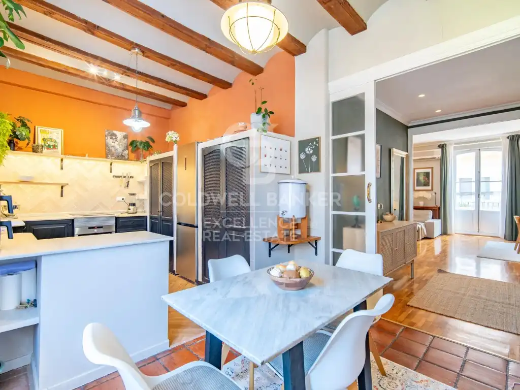 Kitchen of Flat for sale in Valencia  with Air Conditioner, Heating and Oven
