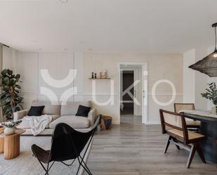 Sala d'estar de Apartament de lloguer en  Barcelona Capital amb Aire condicionat i Terrassa