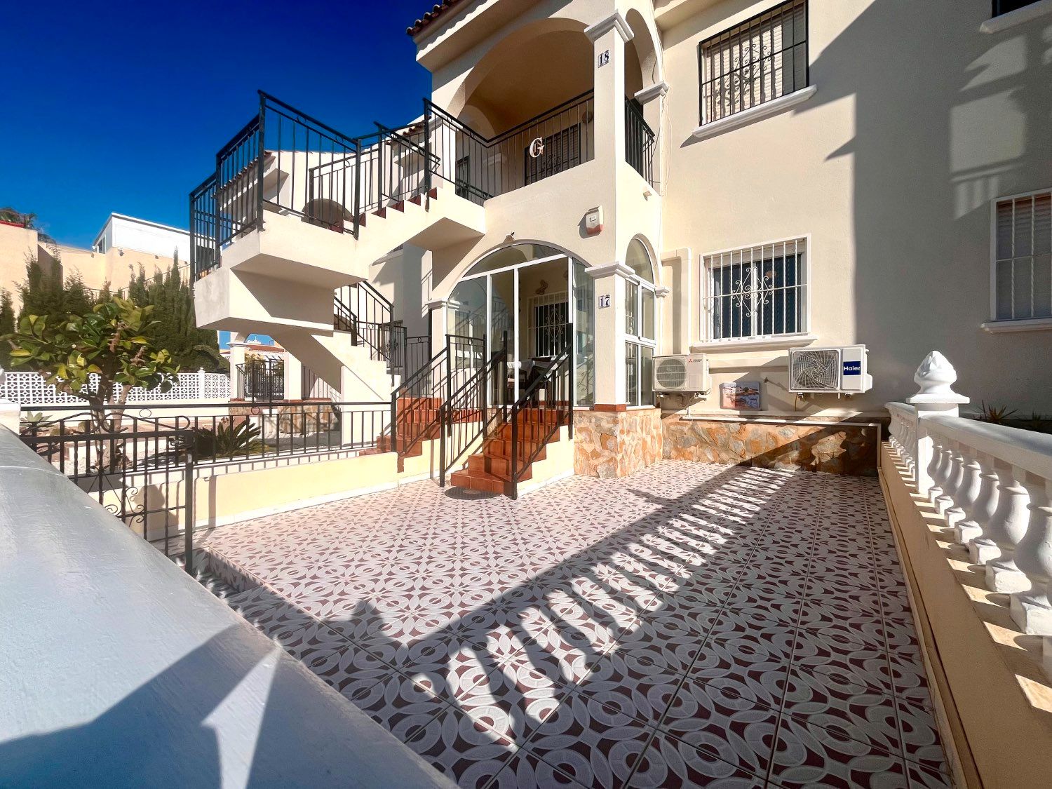 Vista exterior de Apartamento en venta en Orihuela con Aire acondicionado, Piscina y Amueblado