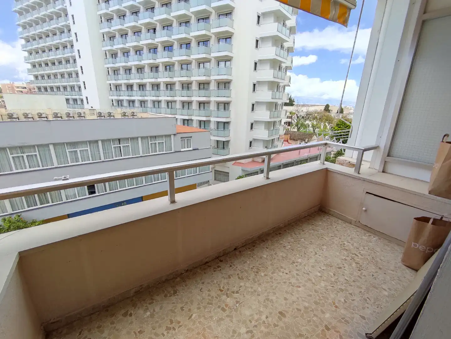 Terraza de Estudio en venta en Torremolinos con Terraza, Amueblado y Lavadora