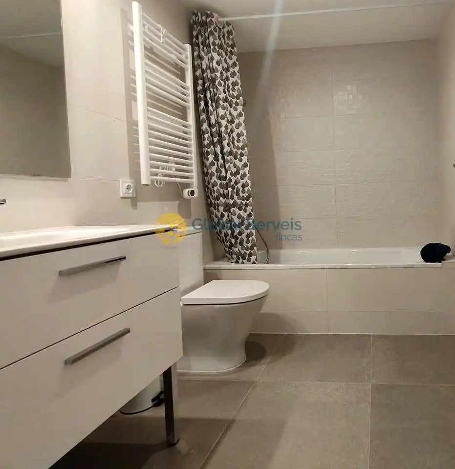 Baño de Ático en venta en Abrera con Aire acondicionado, Parquet y Terraza