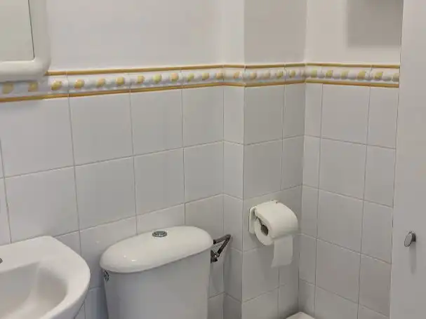 Badezimmer von Büro zur Miete in El Puerto de Santa María mit Klimaanlage, Heizung und Möbliert