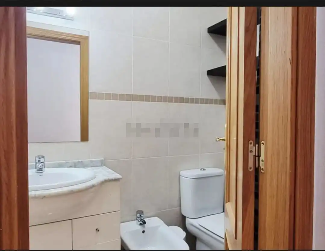 Baño de Piso en venta en Elche / Elx con Aire acondicionado y Amueblado