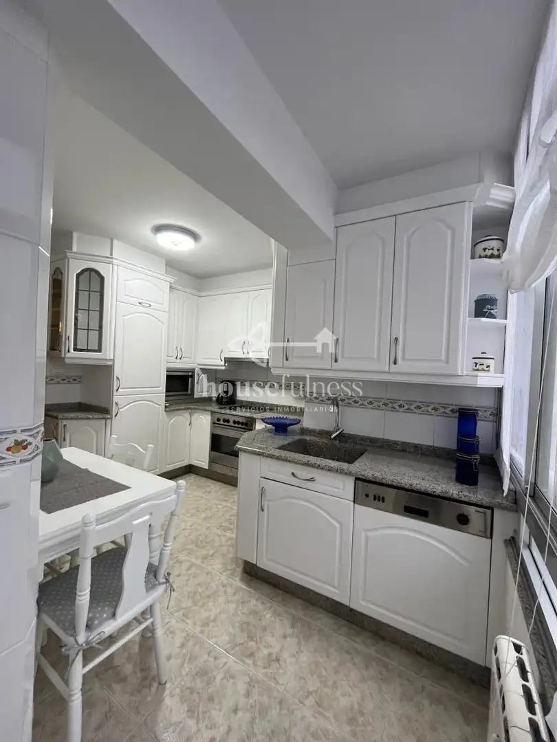 Cocina de Piso de alquiler en Narón con Calefacción, Terraza y Amueblado