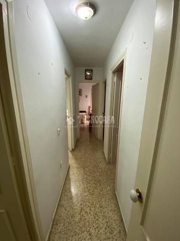 Piso en Venta en C. Comendador Bobadilla en Barrio de Ciudad Jardín