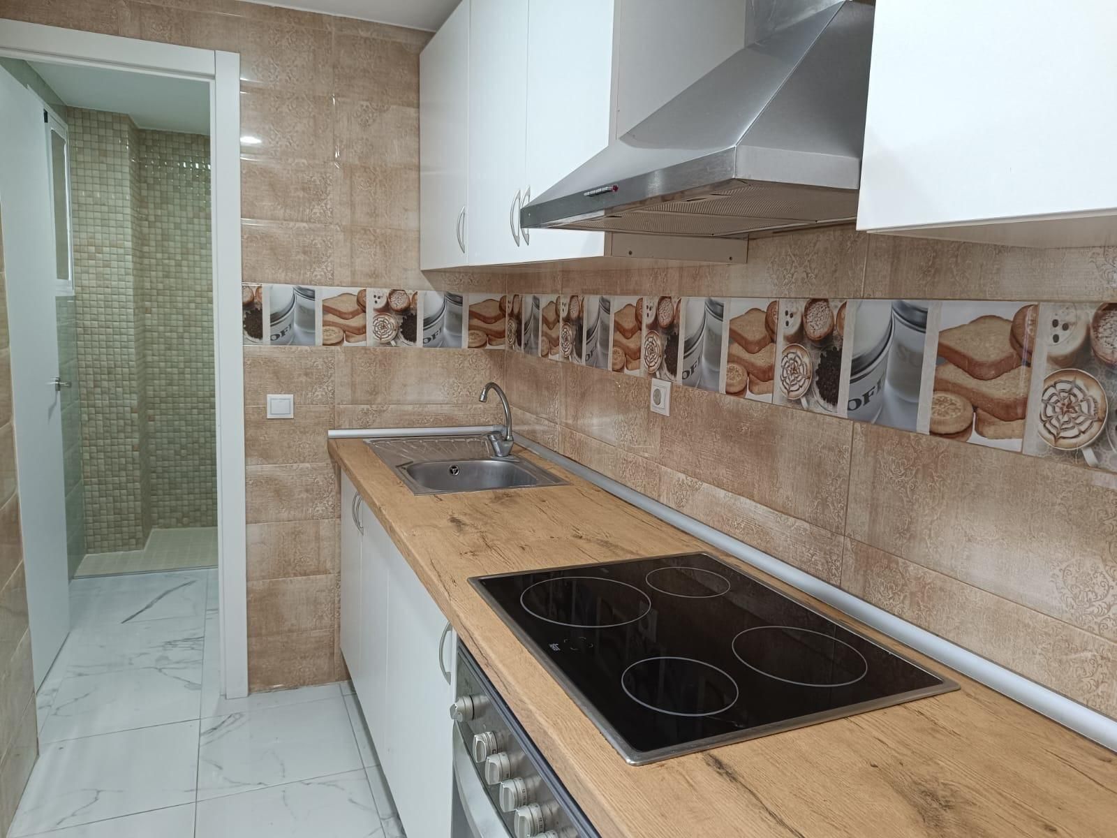 Cocina de Planta baja de alquiler en  Murcia Capital con Aire acondicionado y Balcón
