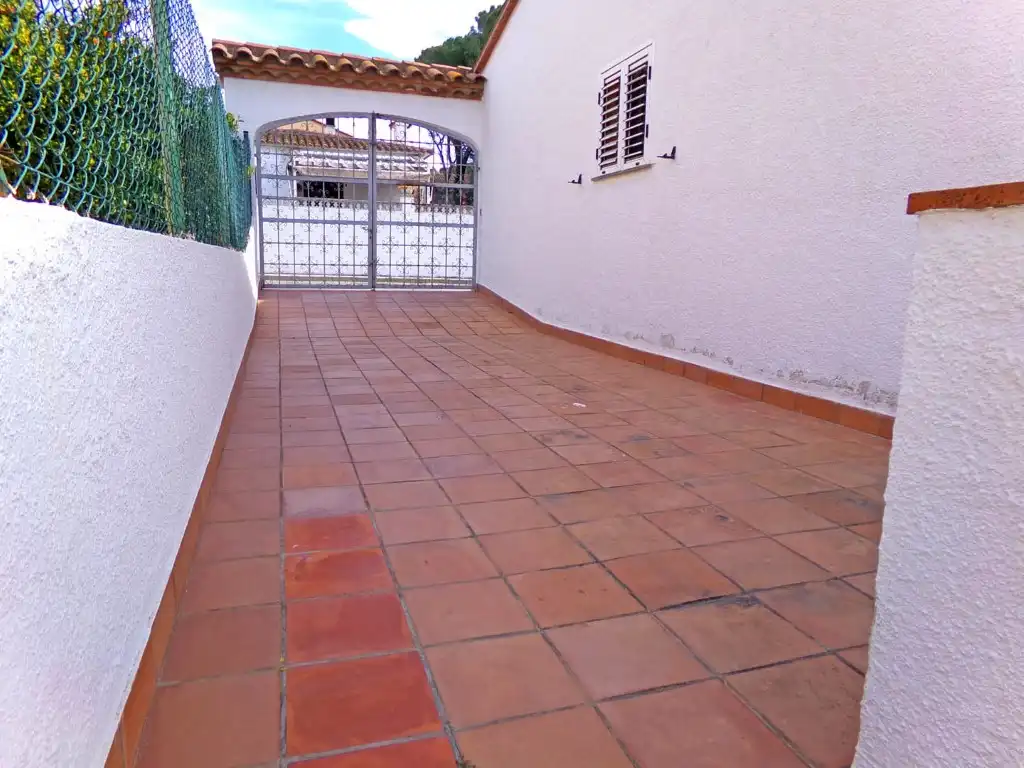 Terrassa de Casa o xalet en venda en L'Escala amb Aire condicionat, Calefacció i Terrassa