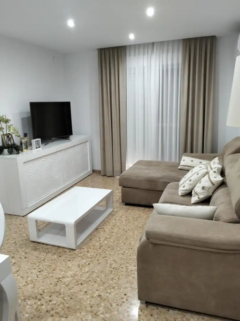 Flat with terrace for sale in Calle CERVANTES