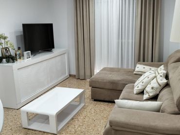 Piso con balcón en venta en Calle CERVANTES
