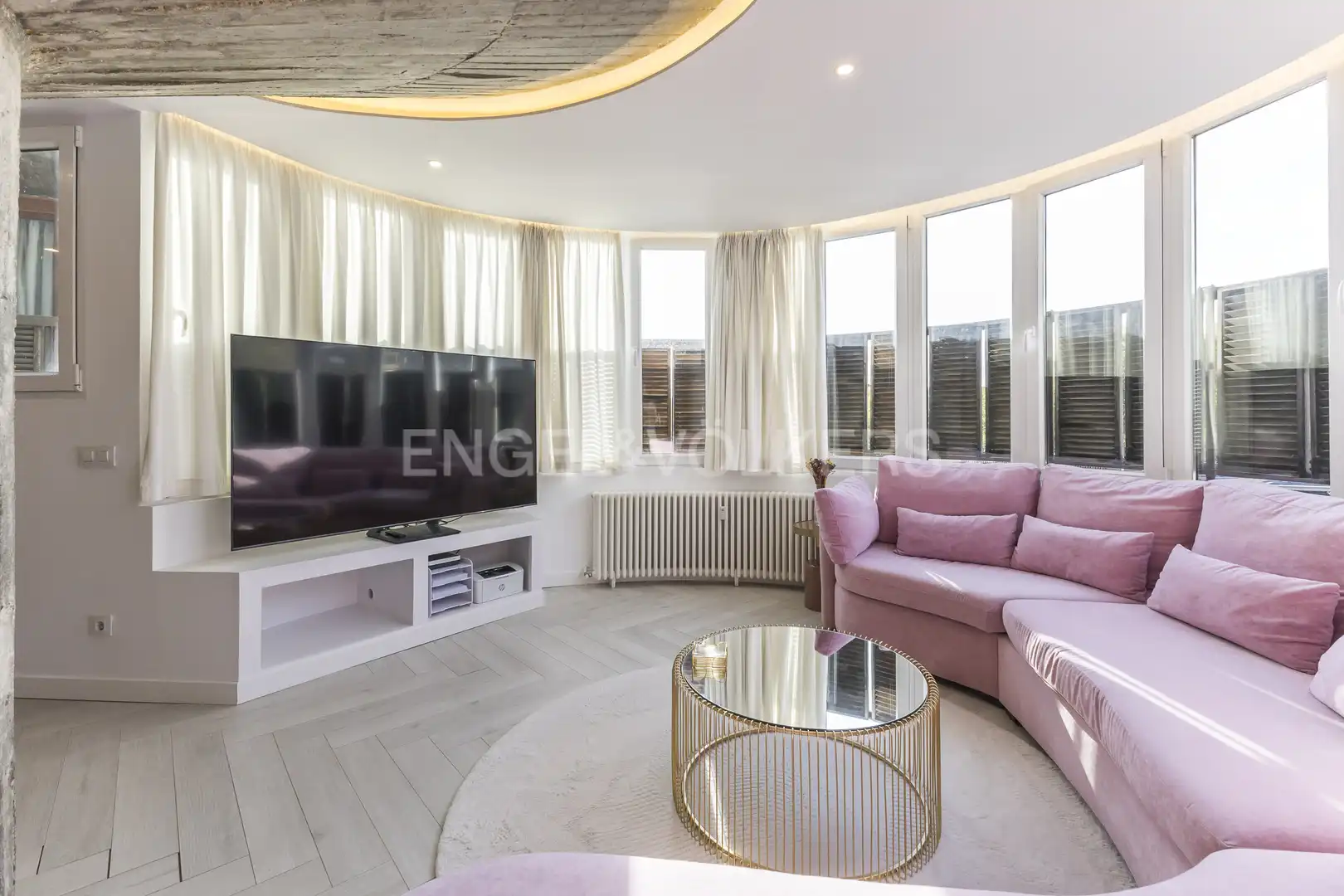 Living room of Flat for rent in Madrid  with Air Conditioner, Heating and Furnished