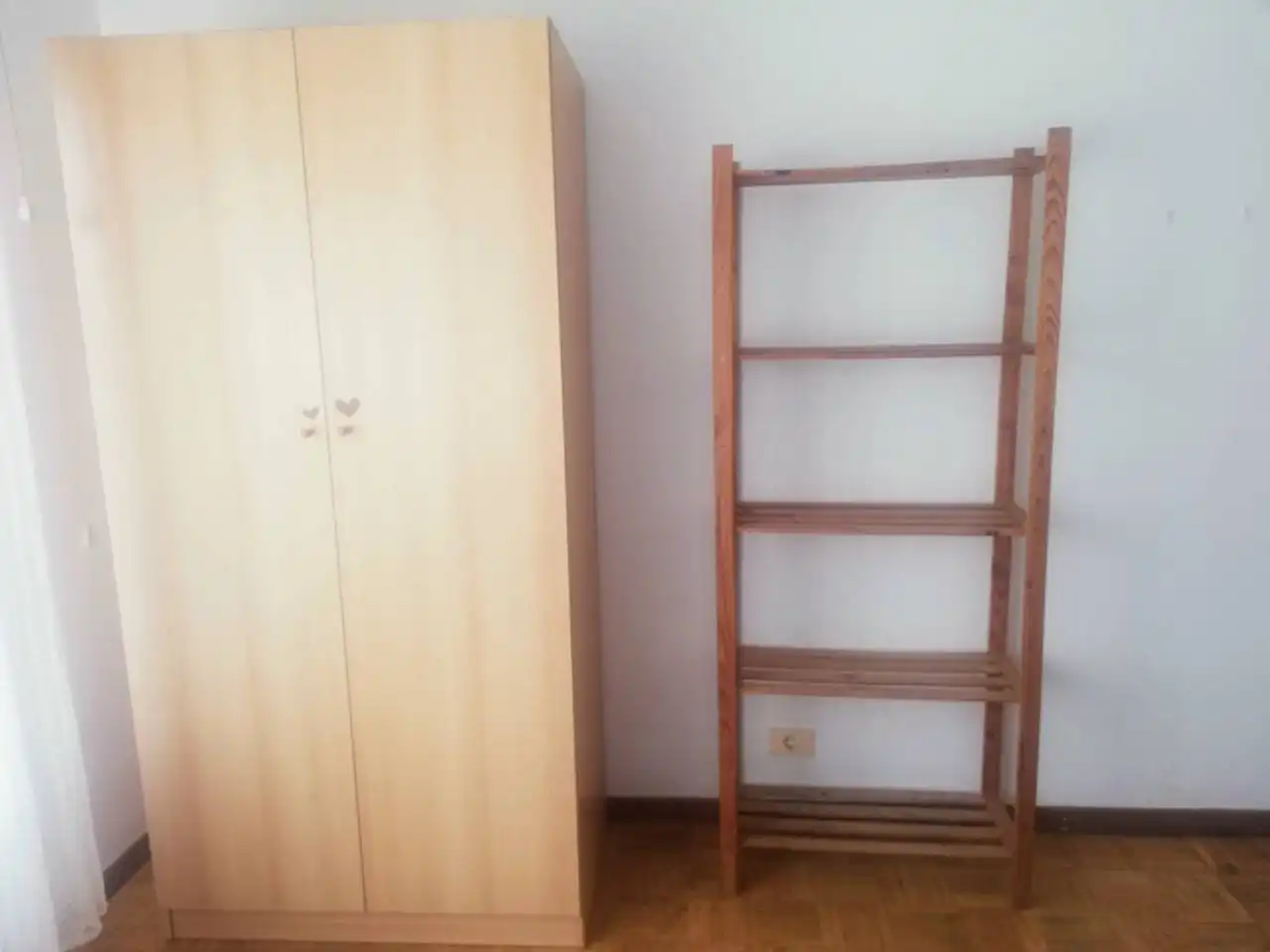 Bedroom of Flat for rent in Burgos  with Heating, Parquet flooring and Terrace
