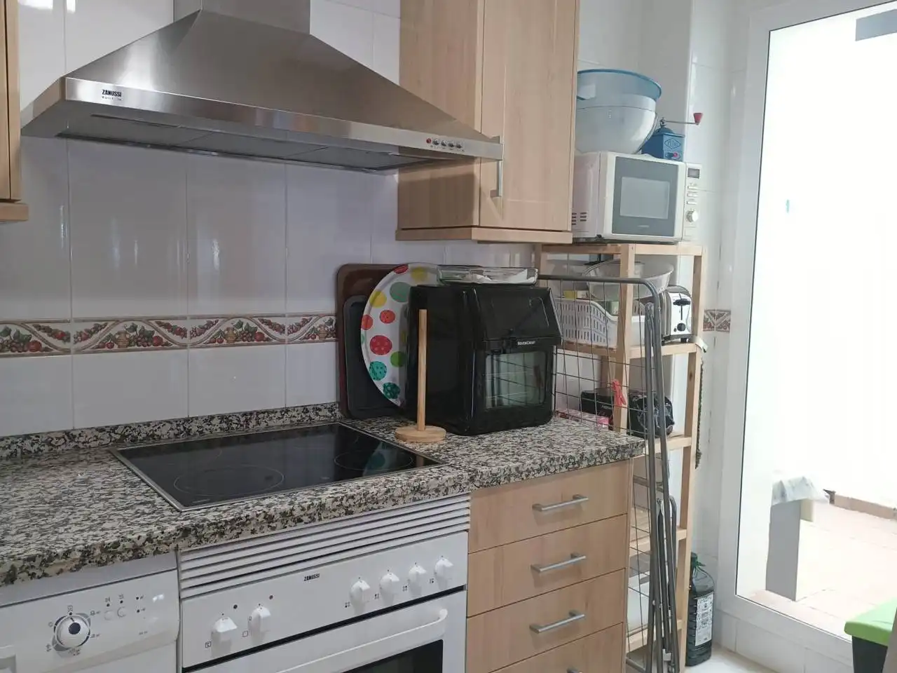 Cocina de Apartamento de alquiler en Benalmádena con Aire acondicionado, Terraza y Amueblado