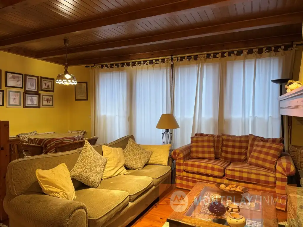 Living room of Detached homes for sale in Naut Aran