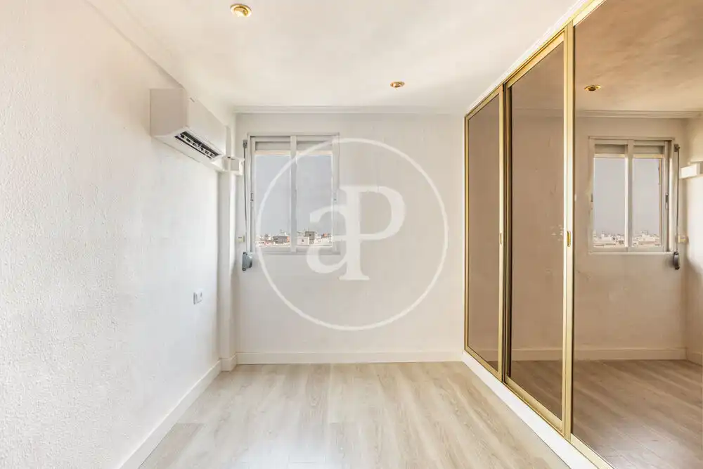 Schlafzimmer von Wohnung zur Miete in Valencia mit Klimaanlage, Heizung und Haustiere erlaubt