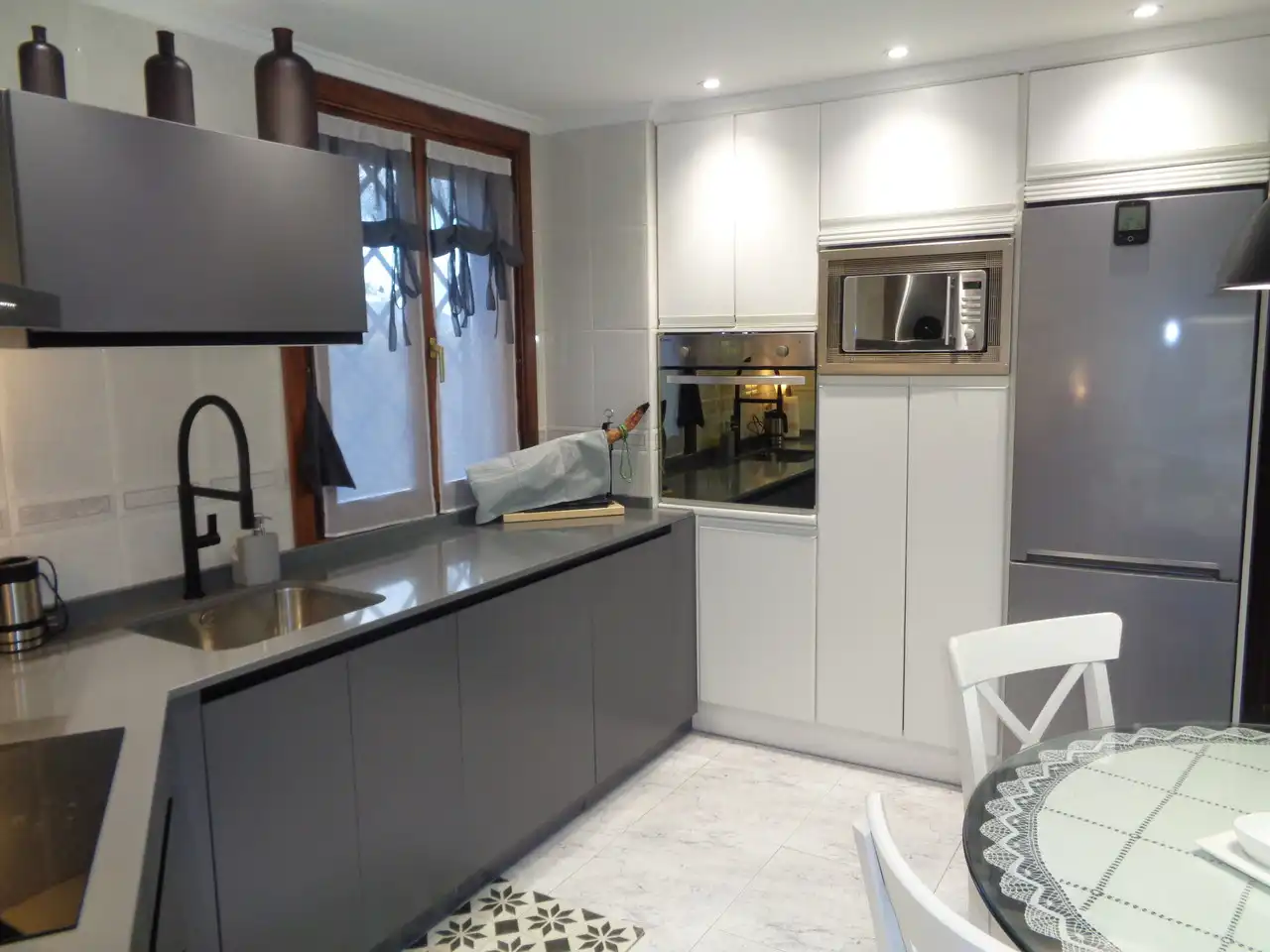Cocina de Casa adosada en venta en Haro con Calefacción, Jardín privado y Terraza