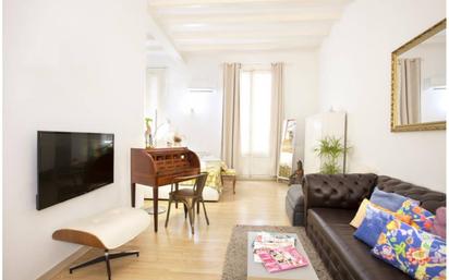 Living room of Flat for sale in  Barcelona Capital  with Air Conditioner, Heating and Parquet flooring